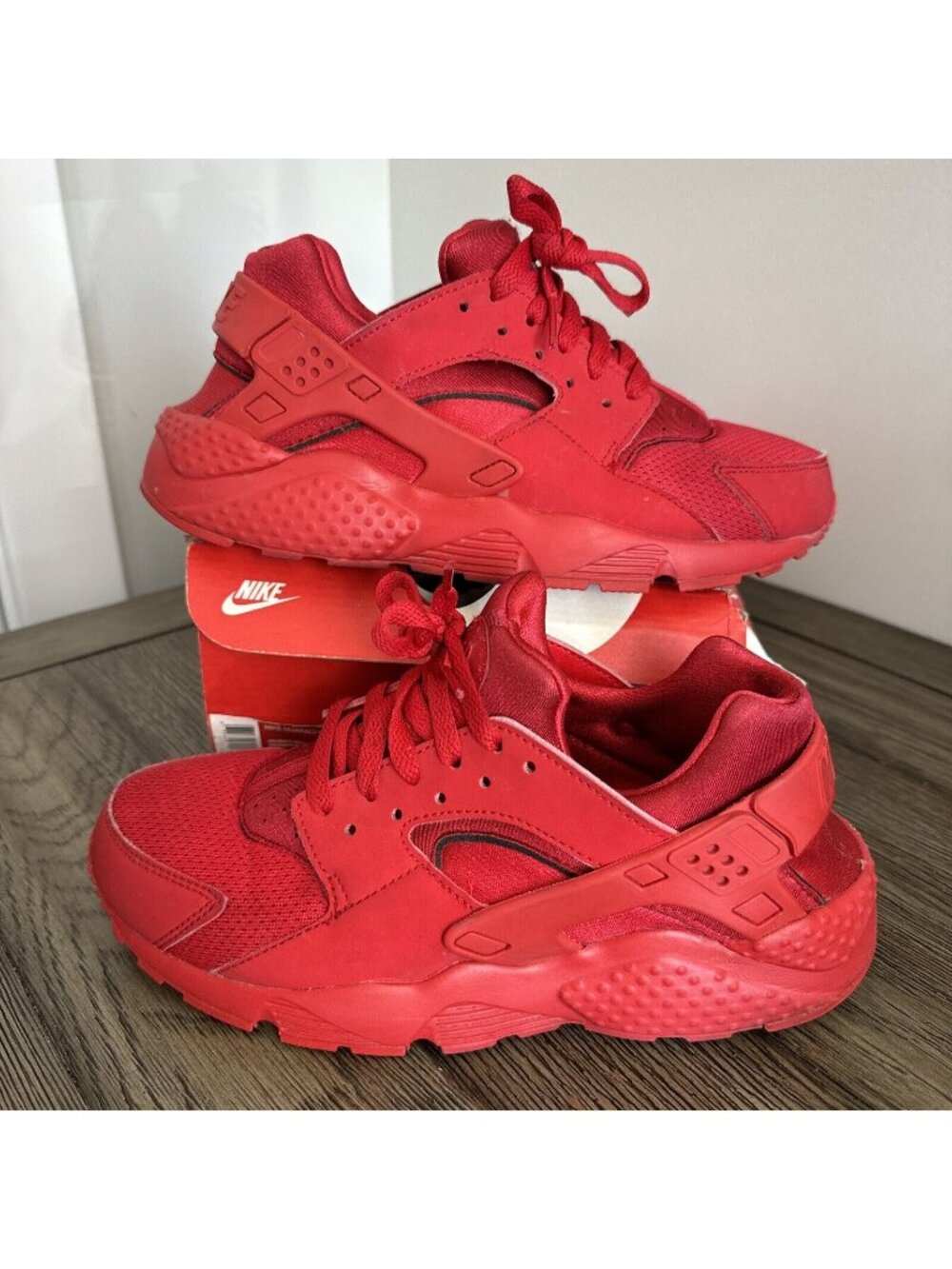 Nike Huarache Run GS University Red Youth Size 7Y Sneakers W/Box